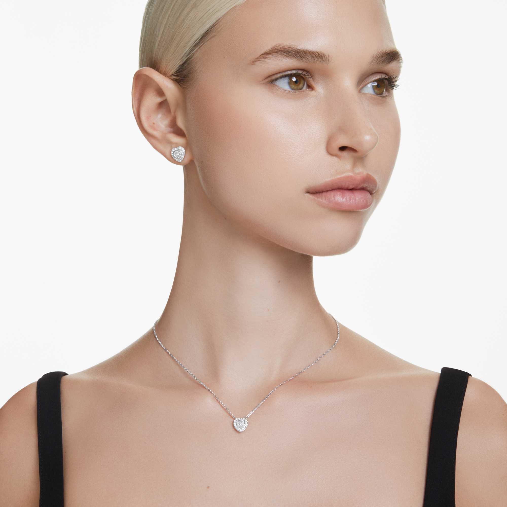 ariana-grande-x-swarovski-set-mixed-cuts-heart-white-rhodium-plated-swarovski-5720849
