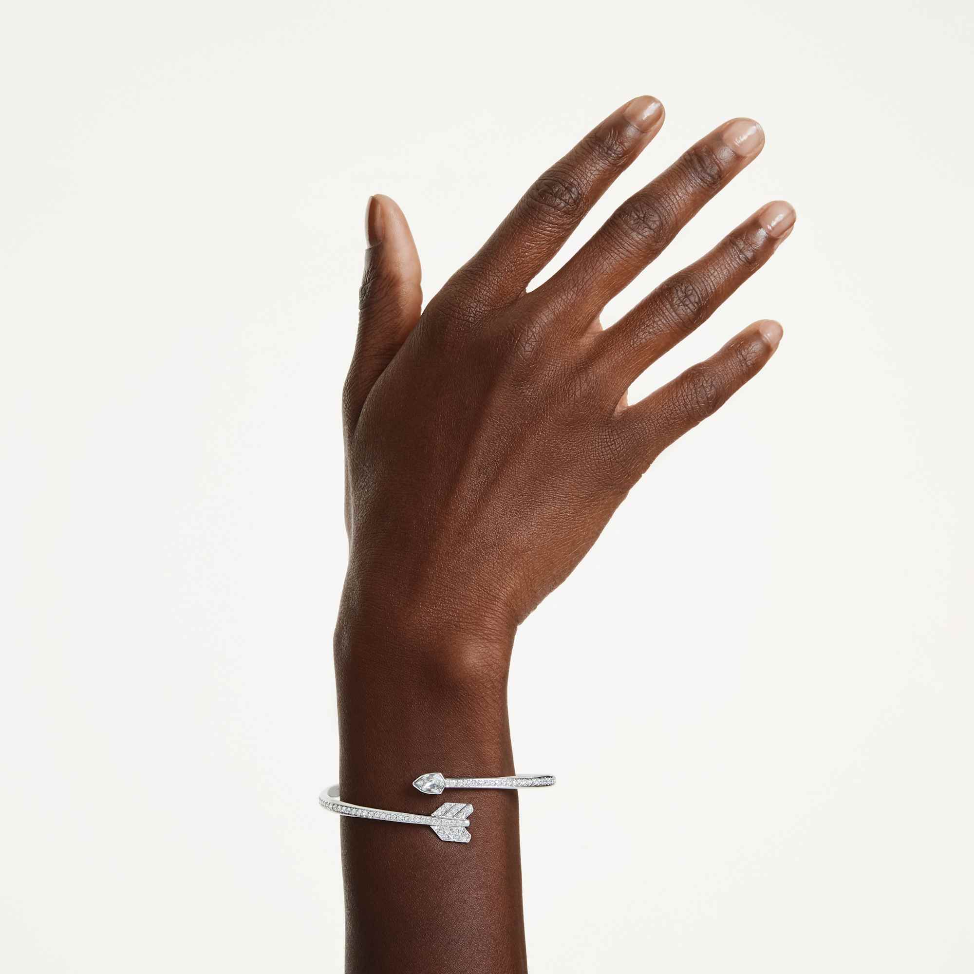 idyllia-bangle-mixed-cuts-arrow-white-rhodium-plated-swarovski-5737262