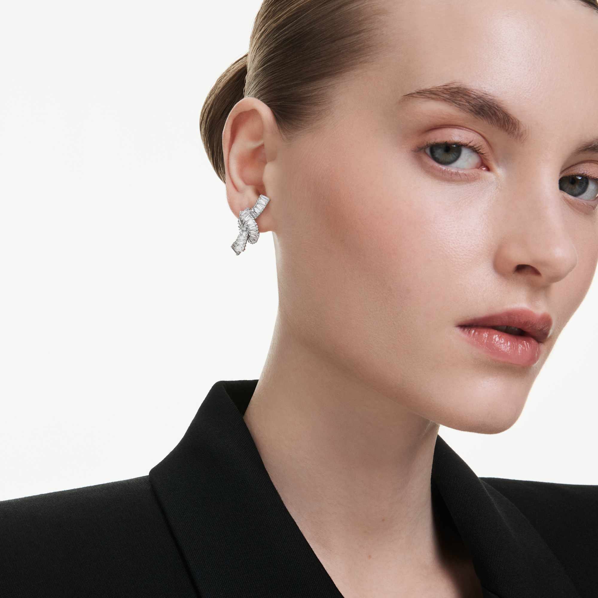 matrix-earrings-baguette-cut-knot-white-rhodium-plated-swarovski-5727040
